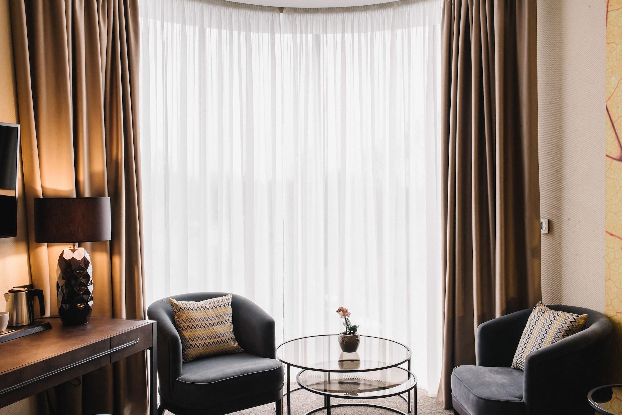 Noble Boutique Hotel Lutsʼk Eksteriør billede