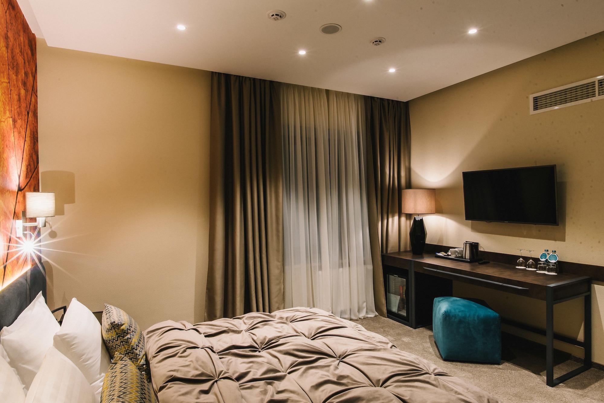 Noble Boutique Hotel Lutsʼk Eksteriør billede
