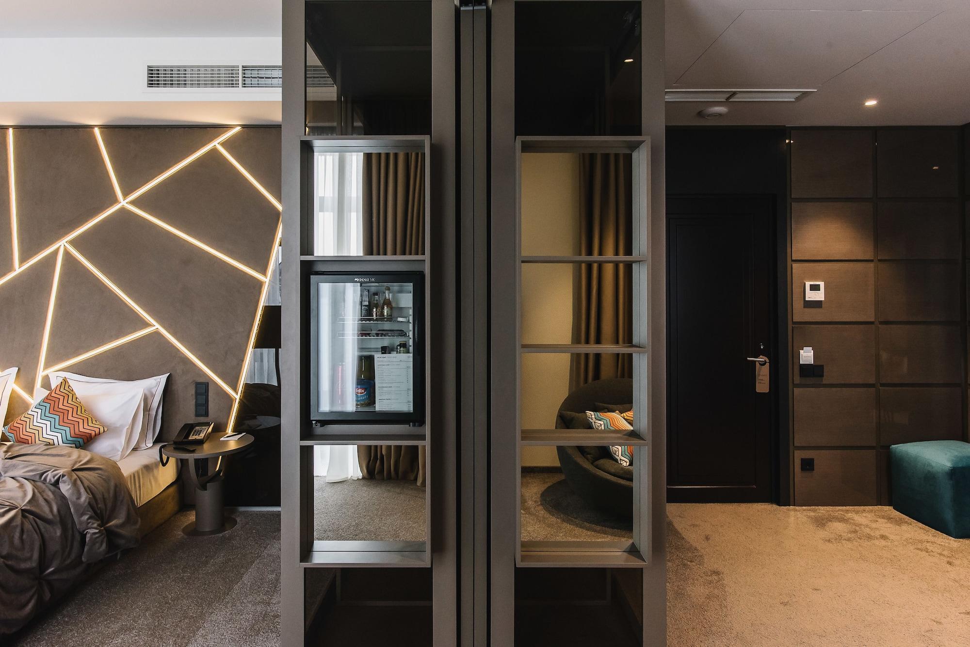 Noble Boutique Hotel Lutsʼk Eksteriør billede