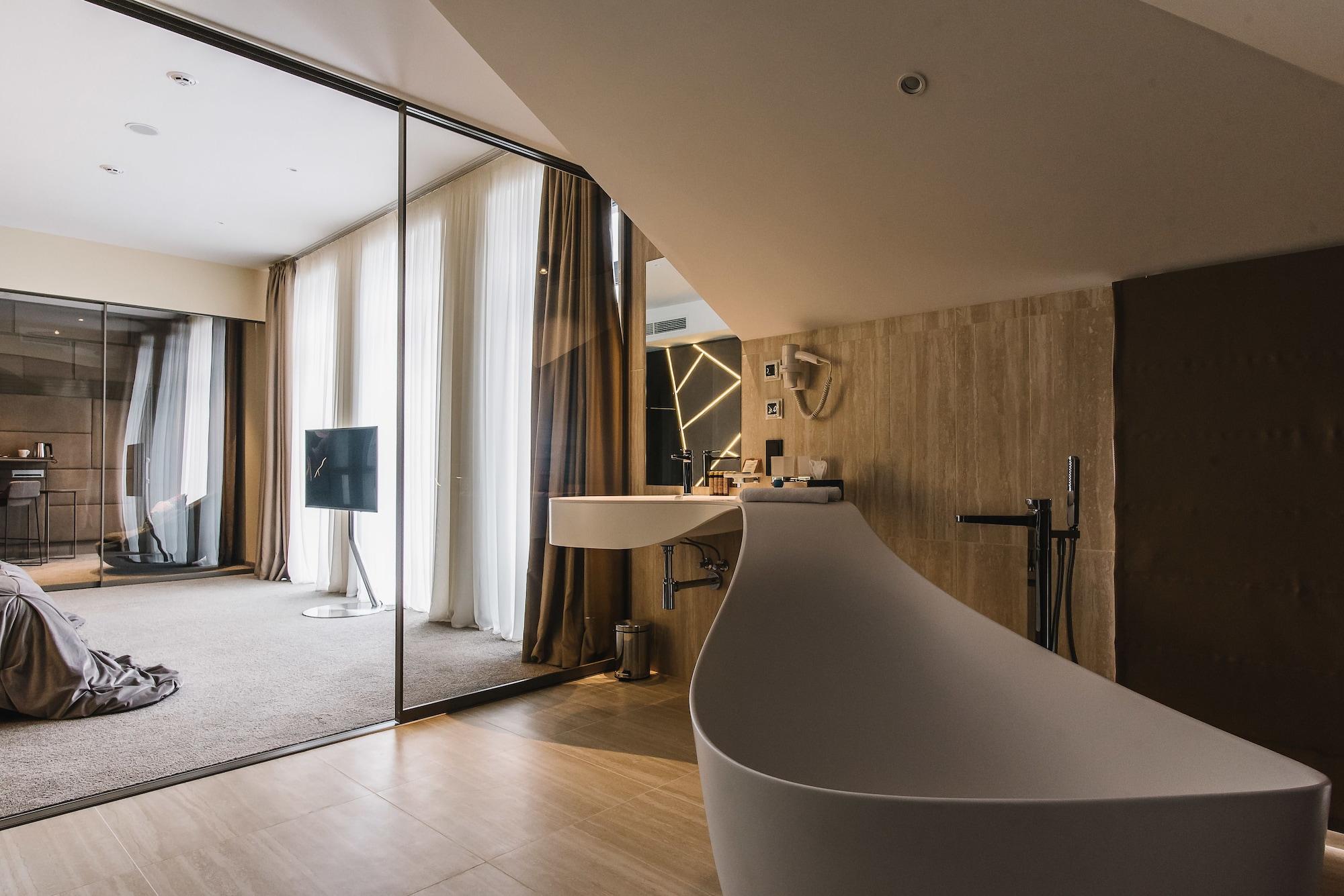 Noble Boutique Hotel Lutsʼk Eksteriør billede