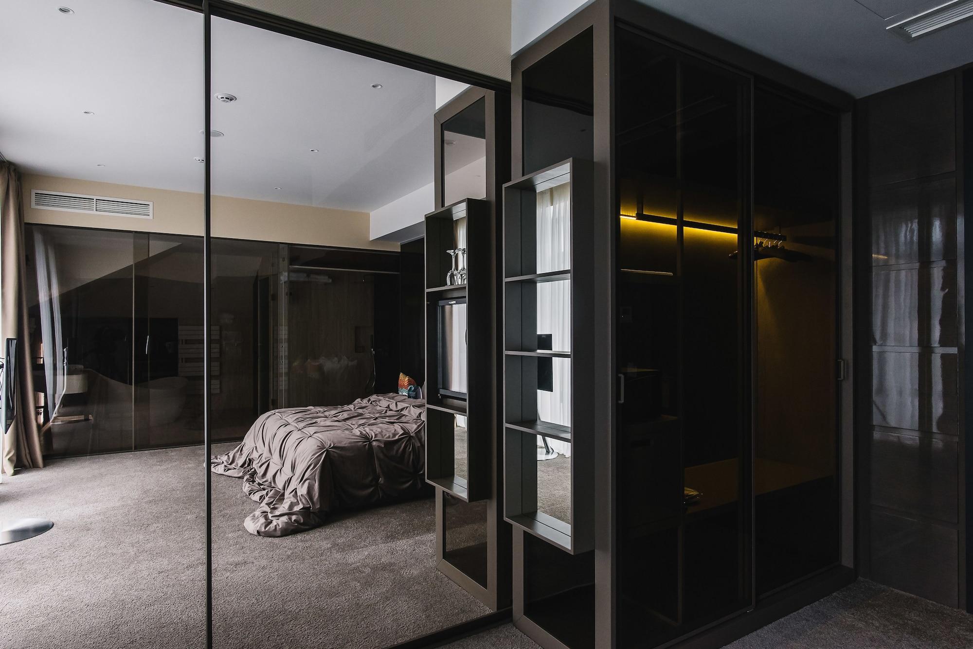 Noble Boutique Hotel Lutsʼk Eksteriør billede