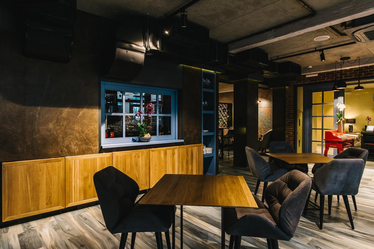 Noble Boutique Hotel Lutsʼk Eksteriør billede